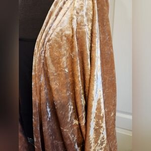 Kendall & Kylie Velvety Soft Pink Top/Sweater Size Small